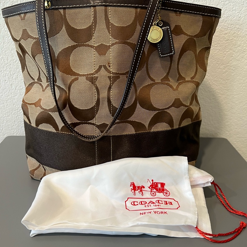 Coach Authentic Brown & Tan Signature
Stripe Shoulder Tote Purse Bag